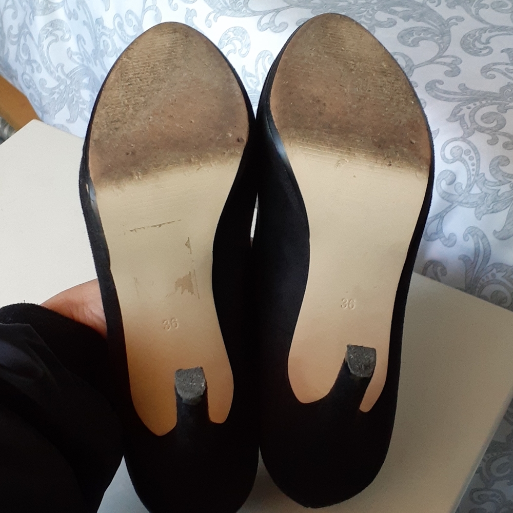 H&M Heels - Picture 4 of 5